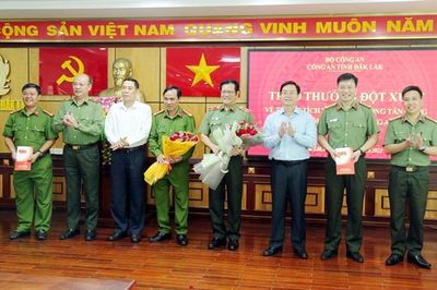 Đắk Lắk khen thưởng đột xuất lực lượng phá đường dây cá độ bóng đá trên 1.000 tỷ