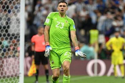 Liên đoàn bóng đá Pháp khiếu nại thủ thành Argentina