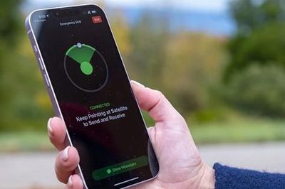 Tính năng SOS vệ tinh trên iPhone tiếp tục lập công, cứu sống hai người gặp tai nạn