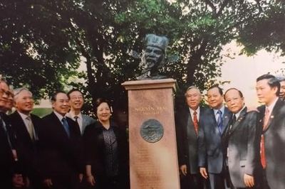 Kỷ niệm nhỏ về vị Đổng lý văn phòng