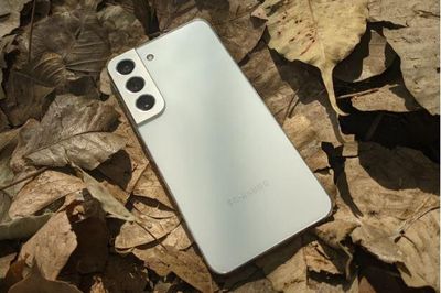 Samsung đã bắt chước chiến lược của iPhone như thế nào trên dòng Galaxy S23?