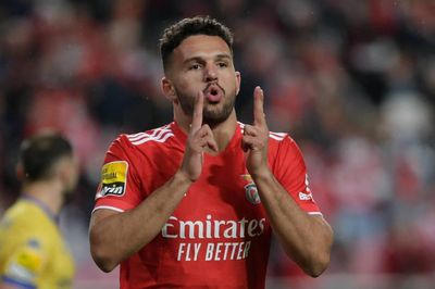Những tài năng trẻ ngoài 5 giải đấu hàng đầu châu Âu: Từ Goncalo Ramos đến Simon Xavi