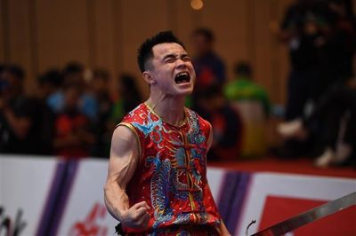 Wushu 'mở hàng' huy chương Vàng cho Đoàn Thể thao Việt Nam