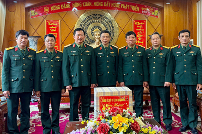 Trung tướng La Công Phương thăm, chúc Tết Học viện Quốc phòng và Học viện Chính trị