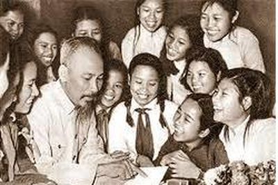 Nguồn sáng nhân văn trong hành trình phát triển đất nước