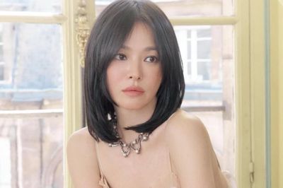 Song Hye Kyo gợi cảm ở tuổi 44