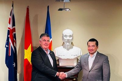 Tổng lãnh sự Việt Nam tại Perth tiếp Chủ tịch Hội đồng Doanh nghiệp Tây Australia-Việt Nam