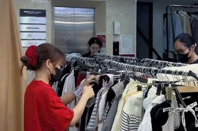 Người trẻ và xu hướng 'mặc xanh': Thời trang bền vững từ những món đồ ký gửi