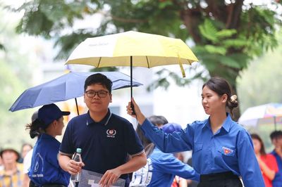 Thí sinh Hà Nội bước vào môn thi Ngoại ngữ Kỳ thi tuyển sinh lớp 10 công lập