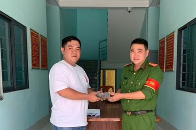Tài khoản 'nhảy' thêm 206 triệu đồng, người đàn ông vội vàng tìm đến công an