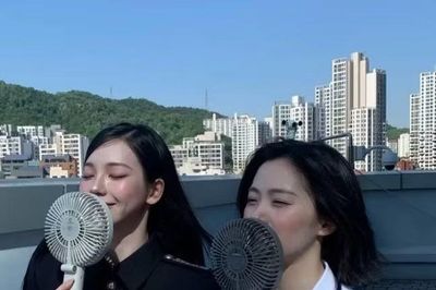'Bộ đôi dễ thương nhất K-pop cuối tháng Năm' đã lộ diện