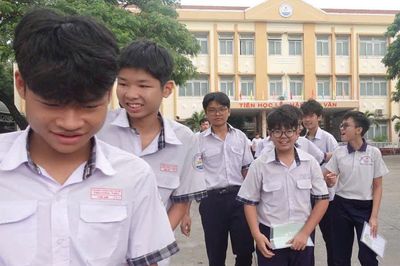 Thí sinh TP Hồ Chí Minh 'nhẹ nhõm' sau ngày thi đầu tiên tuyển sinh vào lớp 10