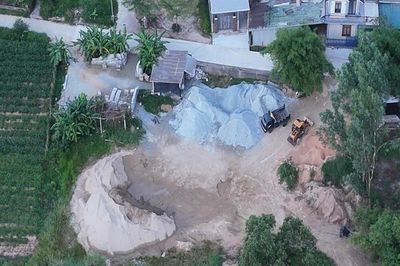 'Đò ma'... 'hút thịt' sông Bồ
