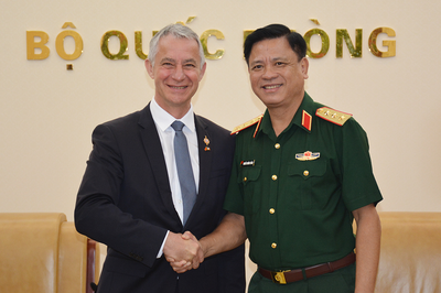 Thượng tướng Nguyễn Trường Thắng tiếp Chủ tịch Ủy ban Quốc phòng và Lực lượng vũ trang Pháp