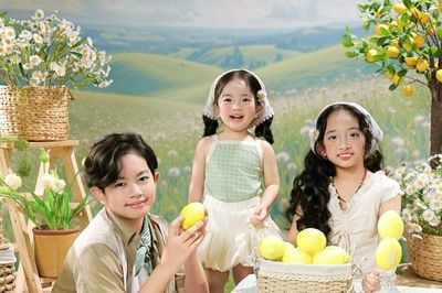 Khung hình 'gấp 3 visual' của 3 nhóc tỳ nhà Khánh Thi - Phan Hiển
