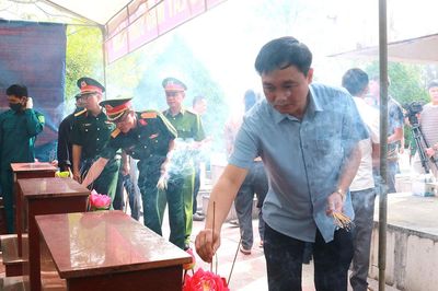 Chủ động triển khai nhiệm vụ lấy mẫu, bàn giao mẫu và số hóa thông tin phù hợp với đặc điểm, điều kiện thực tế