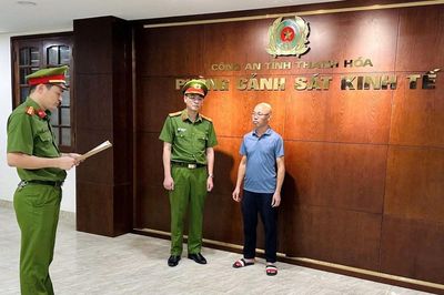 Khởi tố giám đốc doanh nghiệp sản xuất, bán hàng chục nghìn sản phẩm thực phẩm giả
