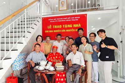 Thành phố Hồ Chí Minh trao tặng nhà cho nhà nghiên cứu Nguyễn Đình Tư