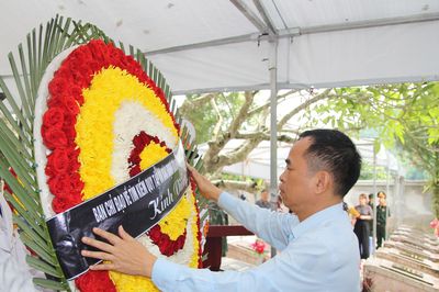 Lấy mẫu, số hóa thông tin hài cốt liệt sĩ tại Nghĩa trang Liệt sĩ xã Tuần Giáo