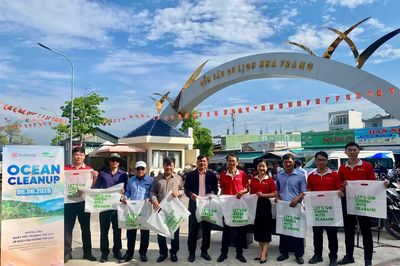 Ban Quản lý vịnh Nha Trang, Ngân hàng SeABank - Chi nhánh Khánh Hòa ra quân hưởng ứng Ngày Môi trường thế giới