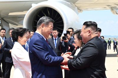 Triều Tiên nồng nhiệt đón ông Tập Cận Bình tới thăm