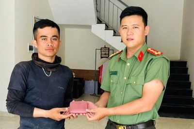 Thanh niên làm việc tốt