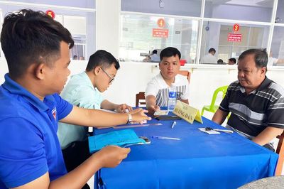 Tinh gọn bộ máy, gần dân hơn