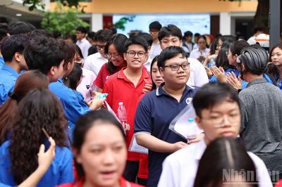 12 thí sinh bị đình chỉ tại buổi thi Ngữ văn