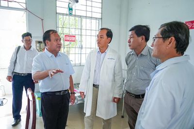 Lãnh đạo tỉnh kiểm tra cơ sở y tế, giáo dục tại 2 xã Đầm Dơi và Thanh Tùng