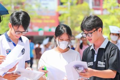 Gợi ý đáp án môn Ngữ văn tốt nghiệp THPT 2026