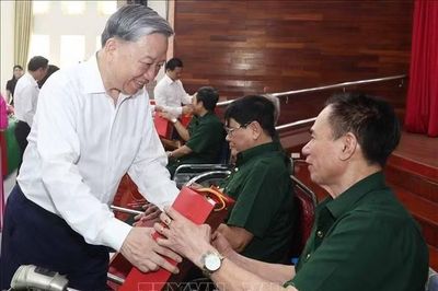 Tổng Bí thư, Chủ tịch nước ký quyết định tặng quà cho hơn 1,5 triệu người có công