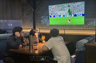 World Cup 2026: Trận cầu bùng nổ… trên cả kệ bia