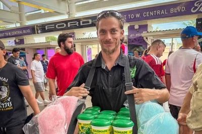 Báo Anh chê World Cup trở thành 'đại tiệc đồ ăn vặt' thay vì lễ hội bóng đá