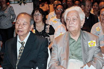 Phạm Thiên Thư - Đạo ca giữa thành vách sương mù