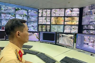 CSGT TPHCM số hóa giúp người dân dễ nộp phạt giao thông qua điện thoại