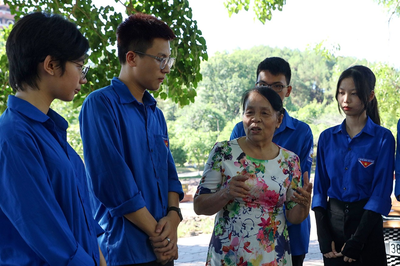 Nữ anh hùng trinh sát bom