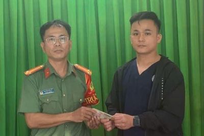 Trao trả tài sản cho người đánh rơi