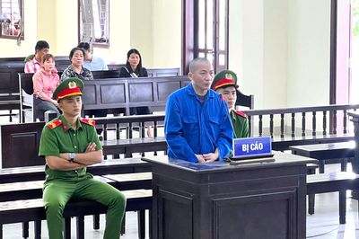 Lãnh 16 năm tù vì mang dao truy sát chủ nợ
