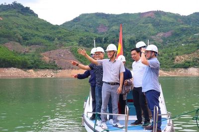 Khảo sát đầu tư dự án điện mặt trời tại hồ Thủy điện Đakđrinh