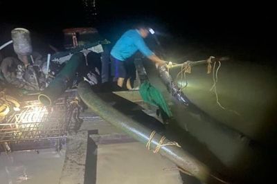 Vĩnh Long: Phát hiện ghe khai thác trái phép 8,4 m³ cát trên sông Tiền