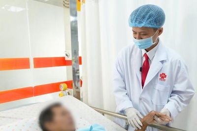 Căn bệnh khiến người đàn ông đang mổ nội soi phải chuyển khẩn sang mổ mở