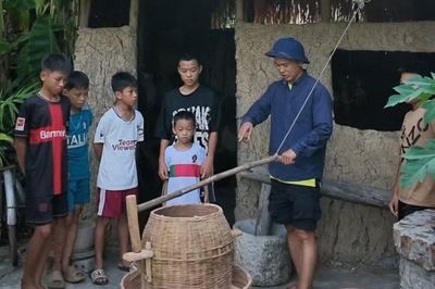 Lớp học trải nghiệm cho trẻ em ở làng quê