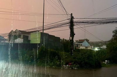 Lâm Đồng: Mưa lớn kèm gió giật mạnh gây thiệt hại về hạ tầng và tài sản người dân