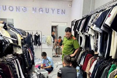 Kinh doanh quần áo giả mạo nhãn hiệu, xác định dấu hiệu tội phạm