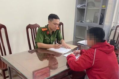 Triệu tập shipper có hành vi hành hung cô gái trẻ