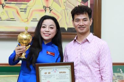 NSƯT Tố Nga xuất sắc giành Cúp Vàng Liên hoan Nghệ thuật quốc tế của Triều Tiên