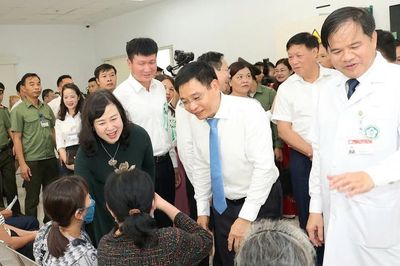 Đưa bệnh viện tuyến cuối đến gần người dân