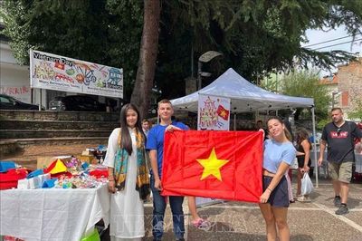 'Việt Nam - Hồ Chí Minh, từ nhà yêu nước đến biểu tượng giải phóng dân tộc'