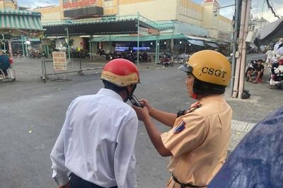 CSGT TPHCM tập trung đo nồng độ cồn ở nơi nhiều nhà hàng, quán ăn,...