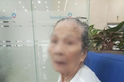 Thêm cụ bà 97 tuổi ở Hà Nội đi nhiều lần lên phường mới nhận được tiền chế độ hàng tháng